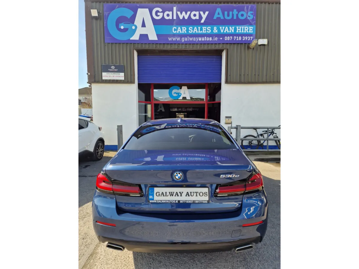 BMW 5-Series Saloon, Petrol Hybrid, 2022, Blue