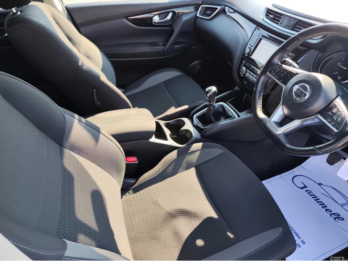 Nissan Qashqai MPV, Diesel, 2019, White