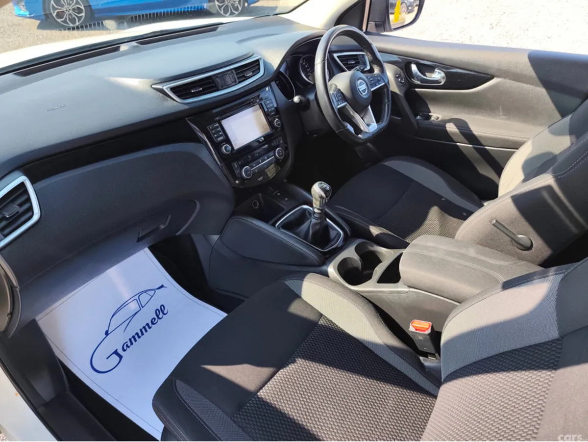 Nissan Qashqai MPV, Diesel, 2019, White