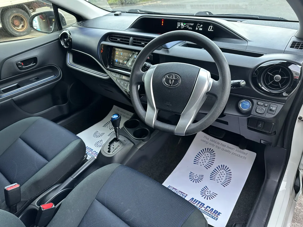 Toyota Aqua Hatchback, Petrol Hybrid, 2015, White