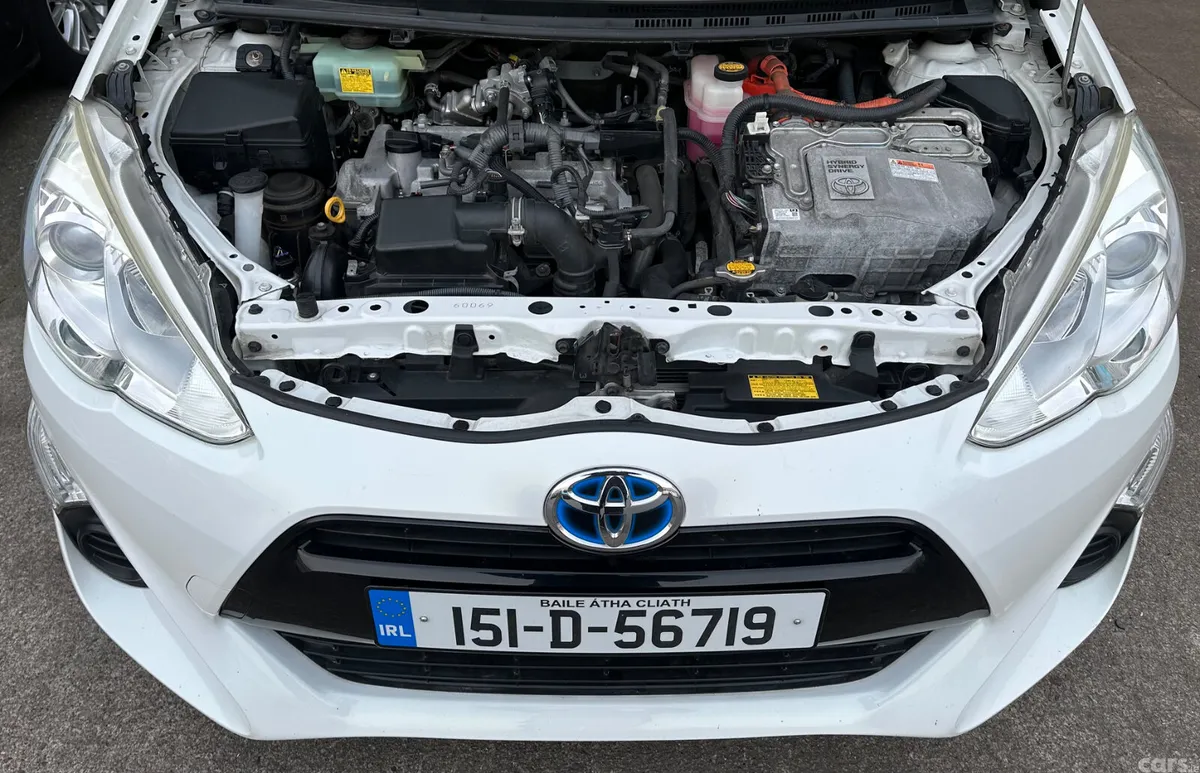 Toyota Aqua Hatchback, Petrol Hybrid, 2015, White