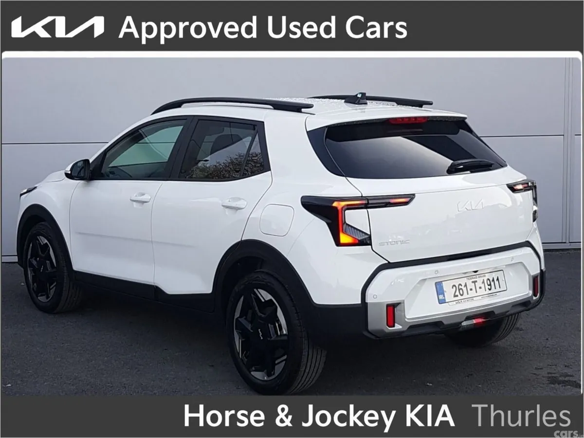 Kia Stonic Estate, Petrol Hybrid, 2026, White