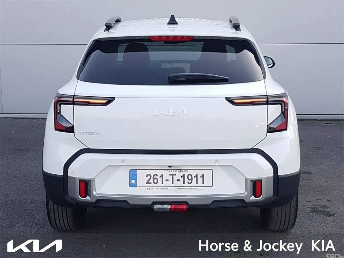 Kia Stonic Estate, Petrol Hybrid, 2026, White