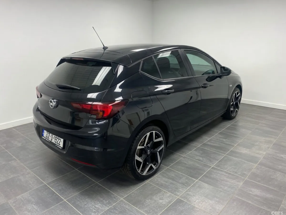 Opel Astra Hatchback, Diesel, 2021, Black