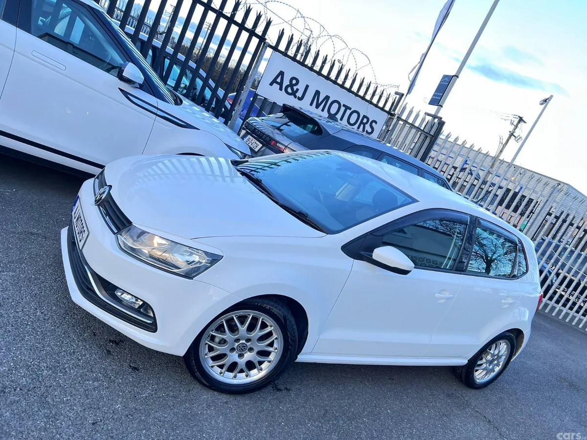 Volkswagen Polo Hatchback, Petrol, 2015, White