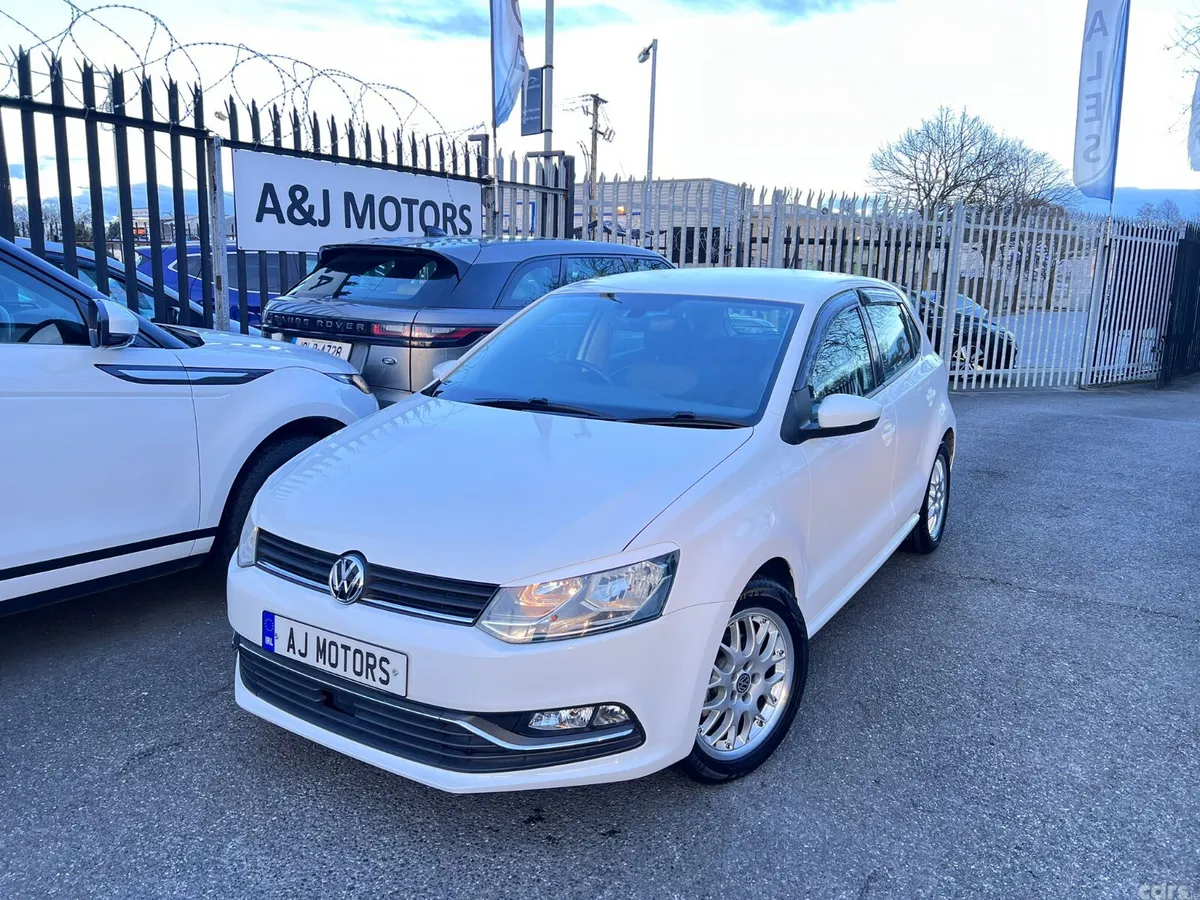 Volkswagen Polo Hatchback, Petrol, 2015, White