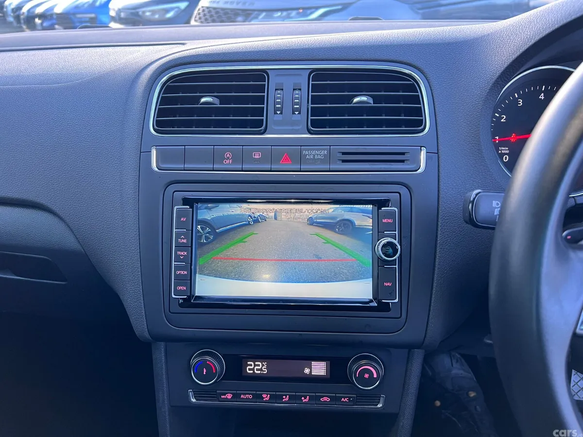Volkswagen Polo Hatchback, Petrol, 2015, White