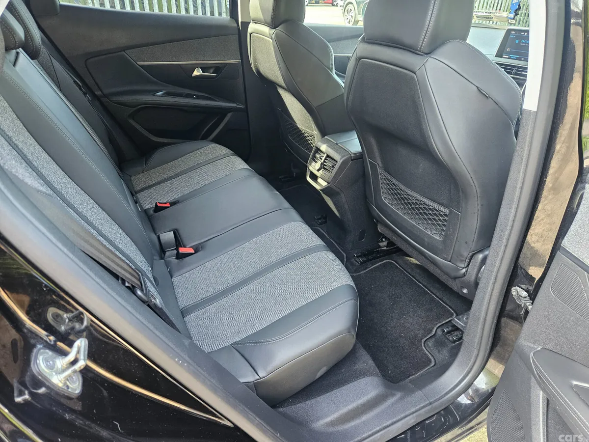 Peugeot 3008 MPV, Diesel, 2019, Black