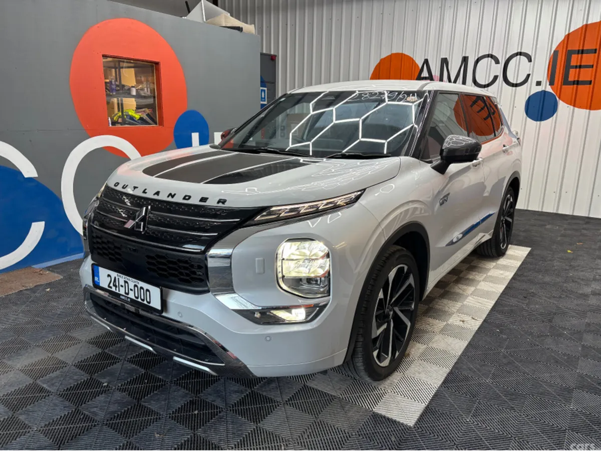 Mitsubishi Outlander MPV, Petrol Plug-in Hybrid, 2024, White