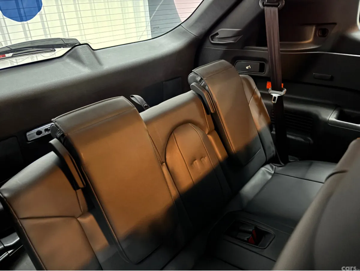 Mitsubishi Outlander MPV, Petrol Plug-in Hybrid, 2024, White