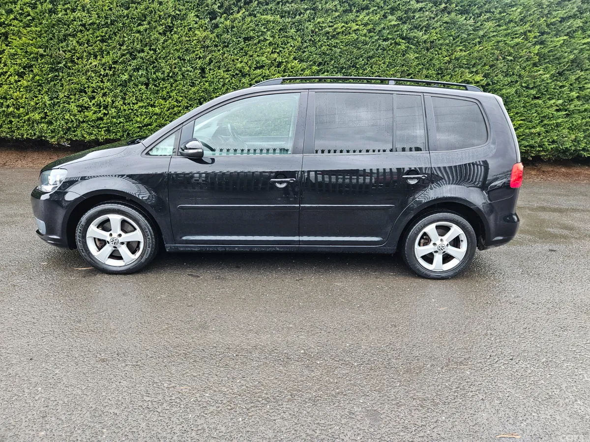 Volkswagen Touran MPV, Petrol, 2013, Black