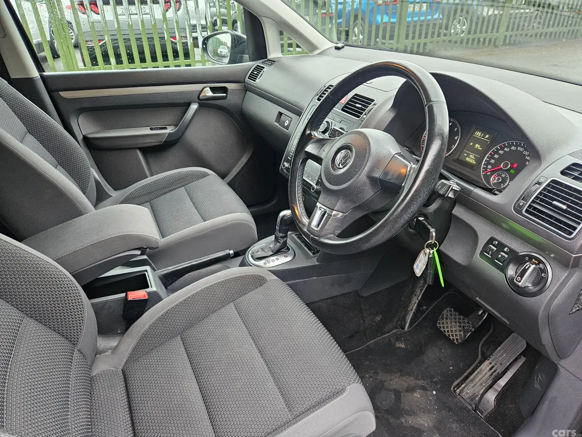 Volkswagen Touran MPV, Petrol, 2013, Black