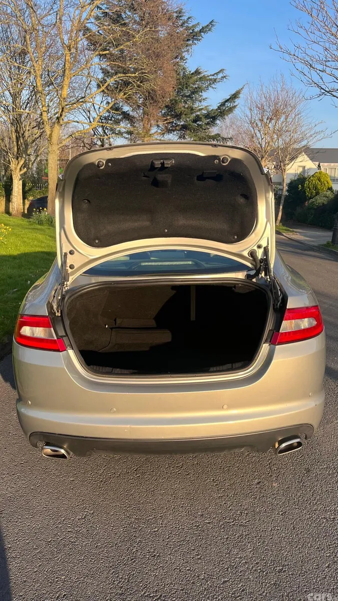 Jaguar XF Saloon, Diesel, 2010, Gold