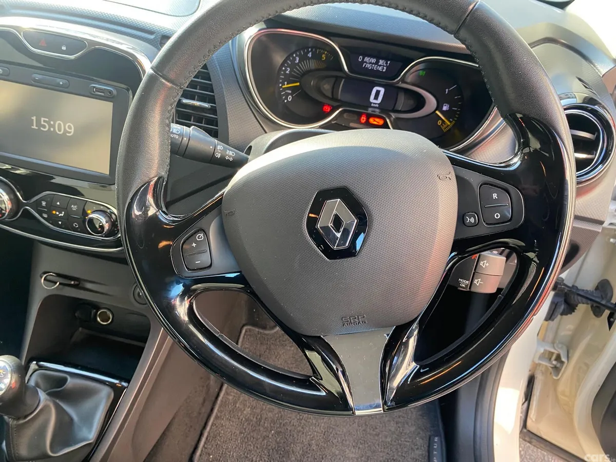 Renault Captur Hatchback, Diesel, 2016, White