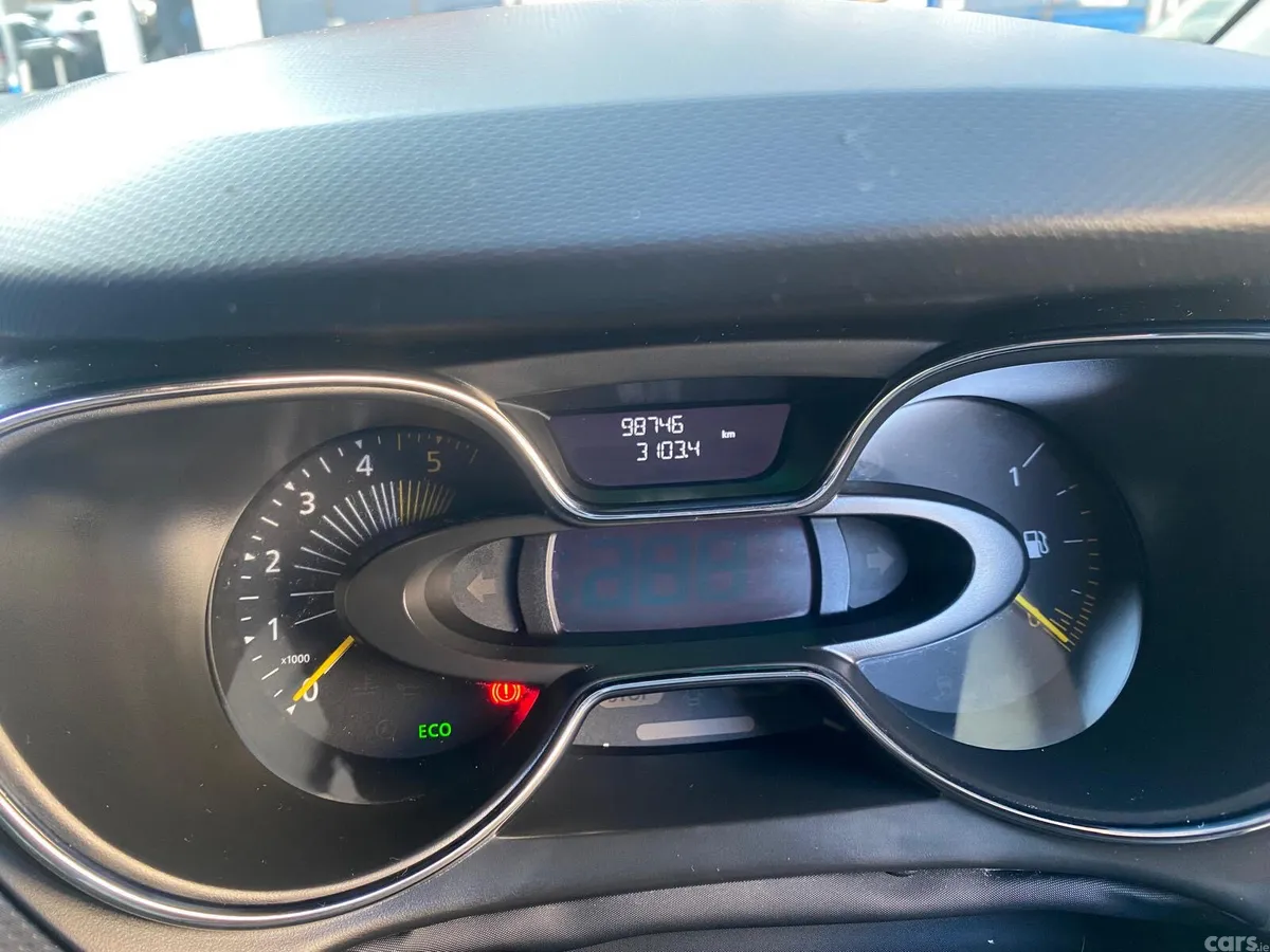 Renault Captur Hatchback, Diesel, 2016, White
