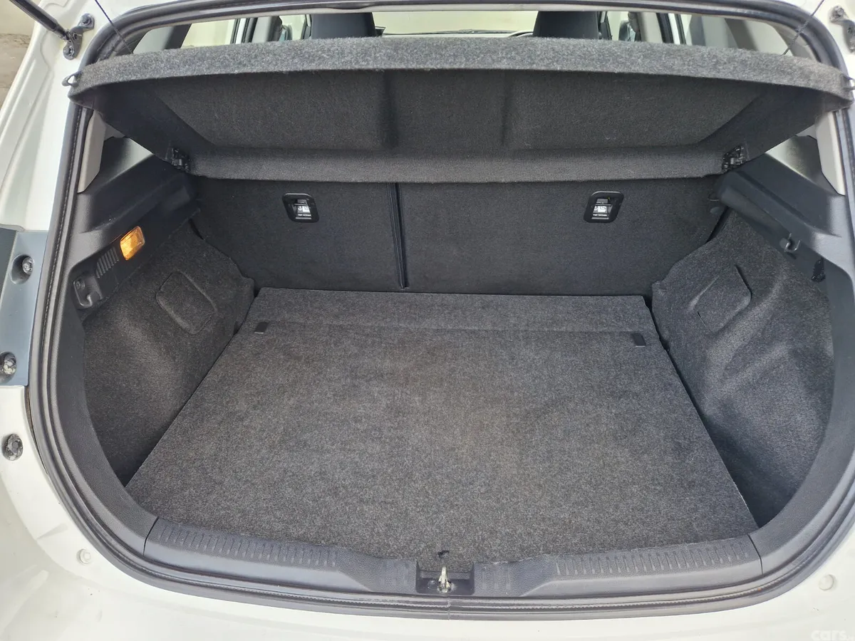 Toyota Auris MPV, Petrol, 2016, White