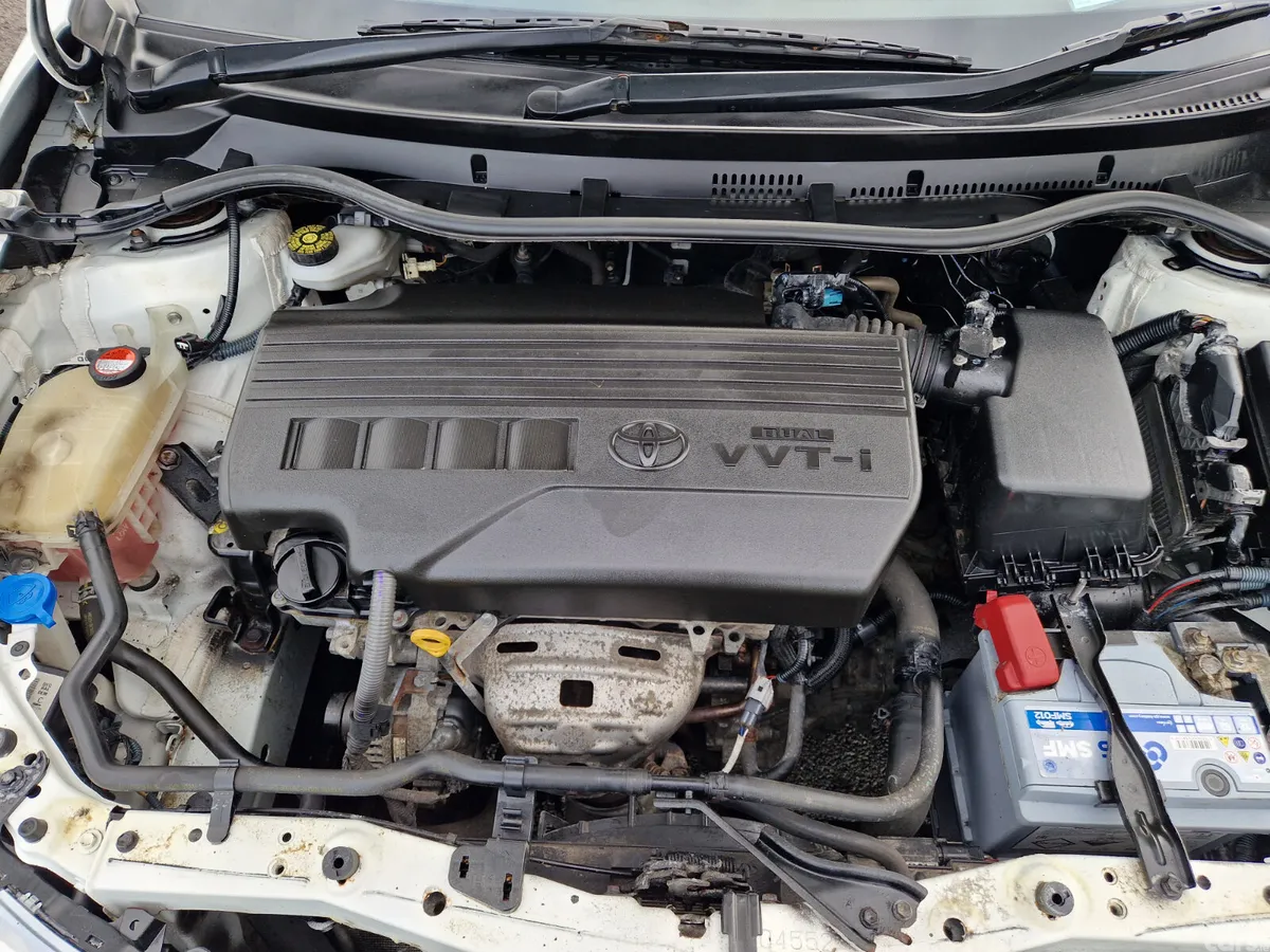 Toyota Auris MPV, Petrol, 2016, White