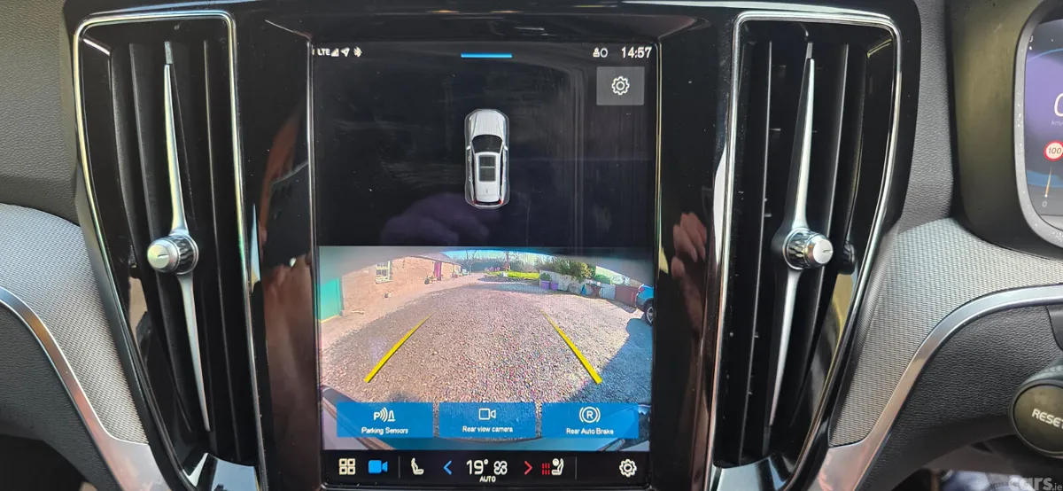 Volvo V60 Estate, Petrol Plug-in Hybrid, 2022, Black