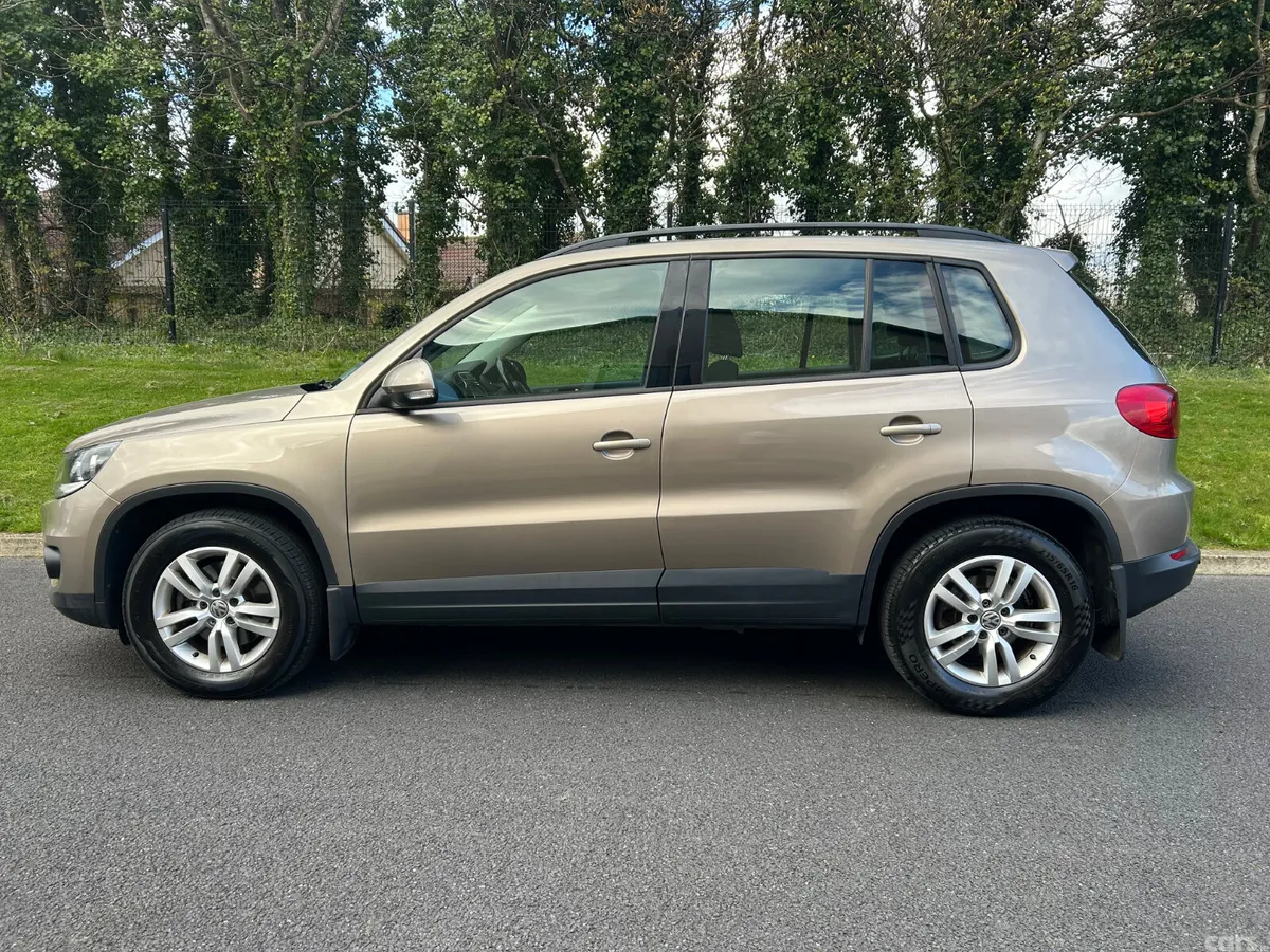 Volkswagen Tiguan SUV, Diesel, 2014, Brown