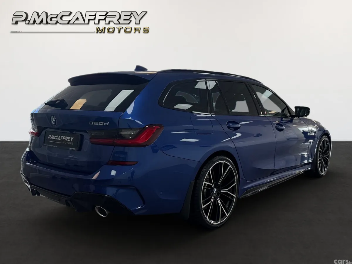BMW 3-Series Estate, Diesel, 2021, Blue