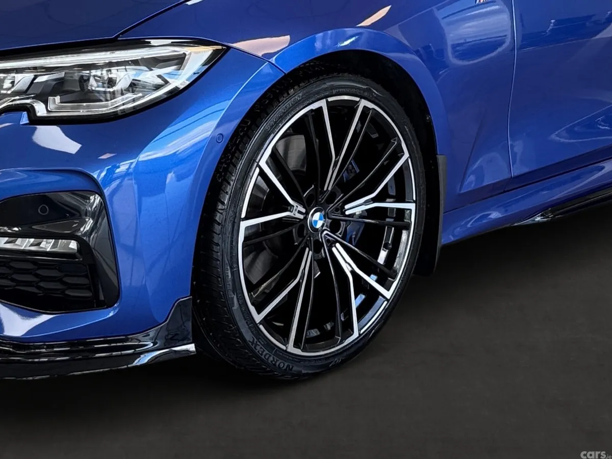 BMW 3-Series Estate, Diesel, 2021, Blue