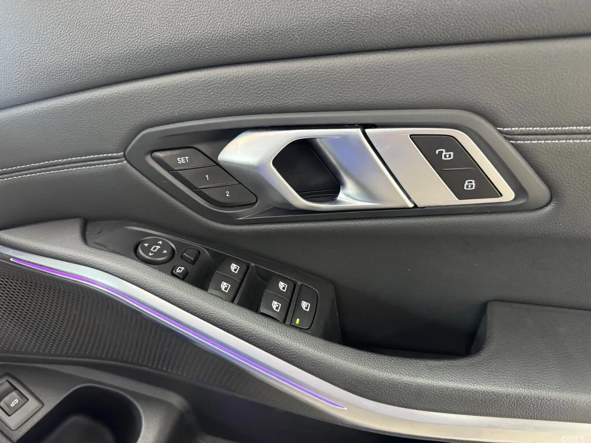 BMW 3-Series Estate, Diesel, 2021, Blue