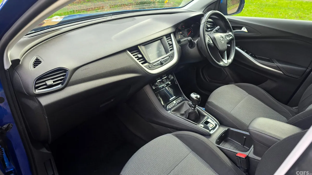 Opel Grandland X SUV, Diesel, 2019, Blue