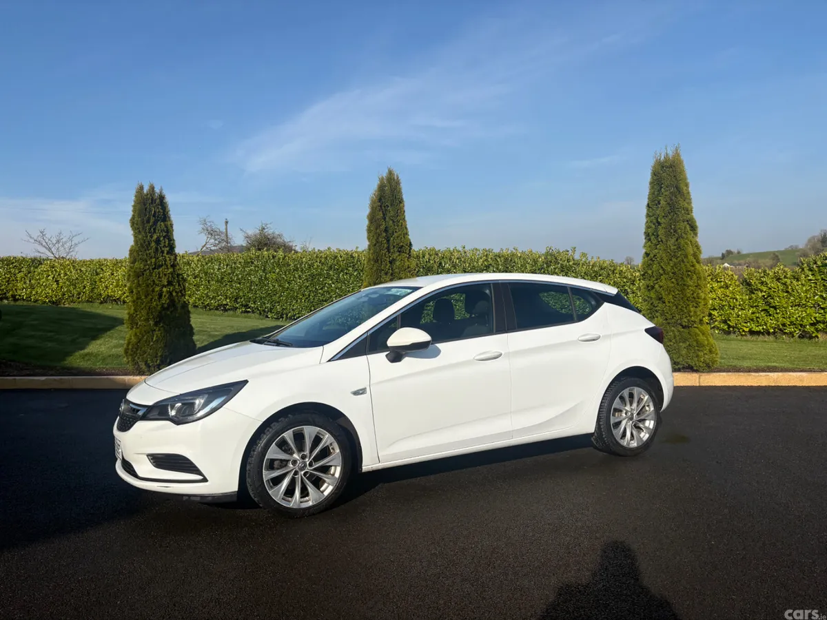 Vauxhall Astra Hatchback, Petrol, 2016, White