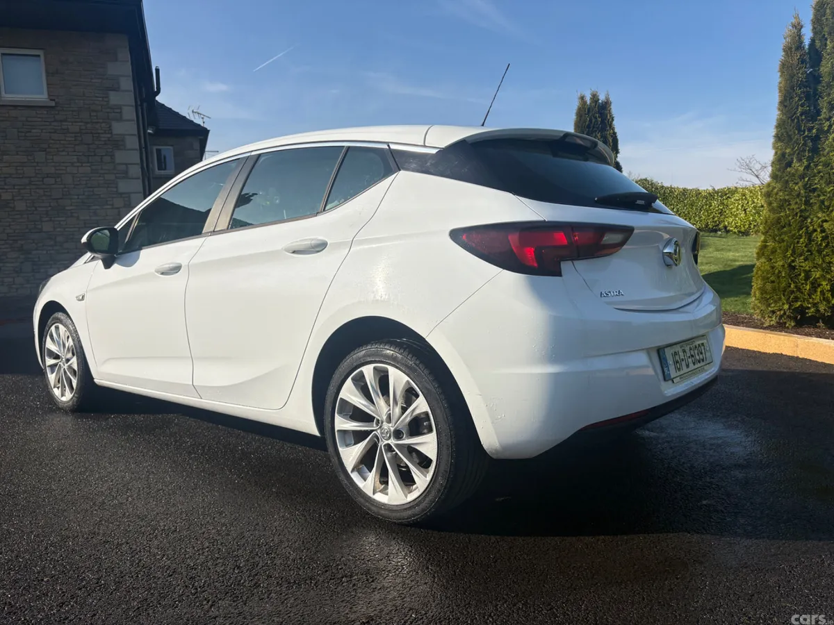 Vauxhall Astra Hatchback, Petrol, 2016, White