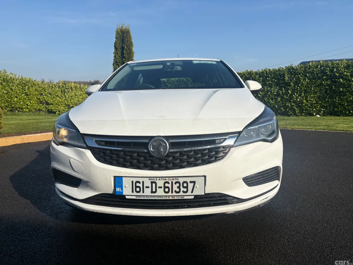 Vauxhall Astra Hatchback, Petrol, 2016, White