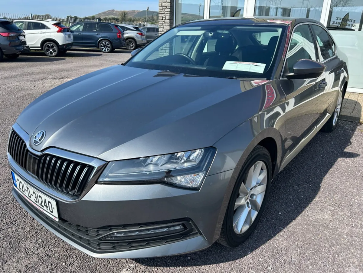 Skoda Superb Hatchback, Diesel, 2022, Grey