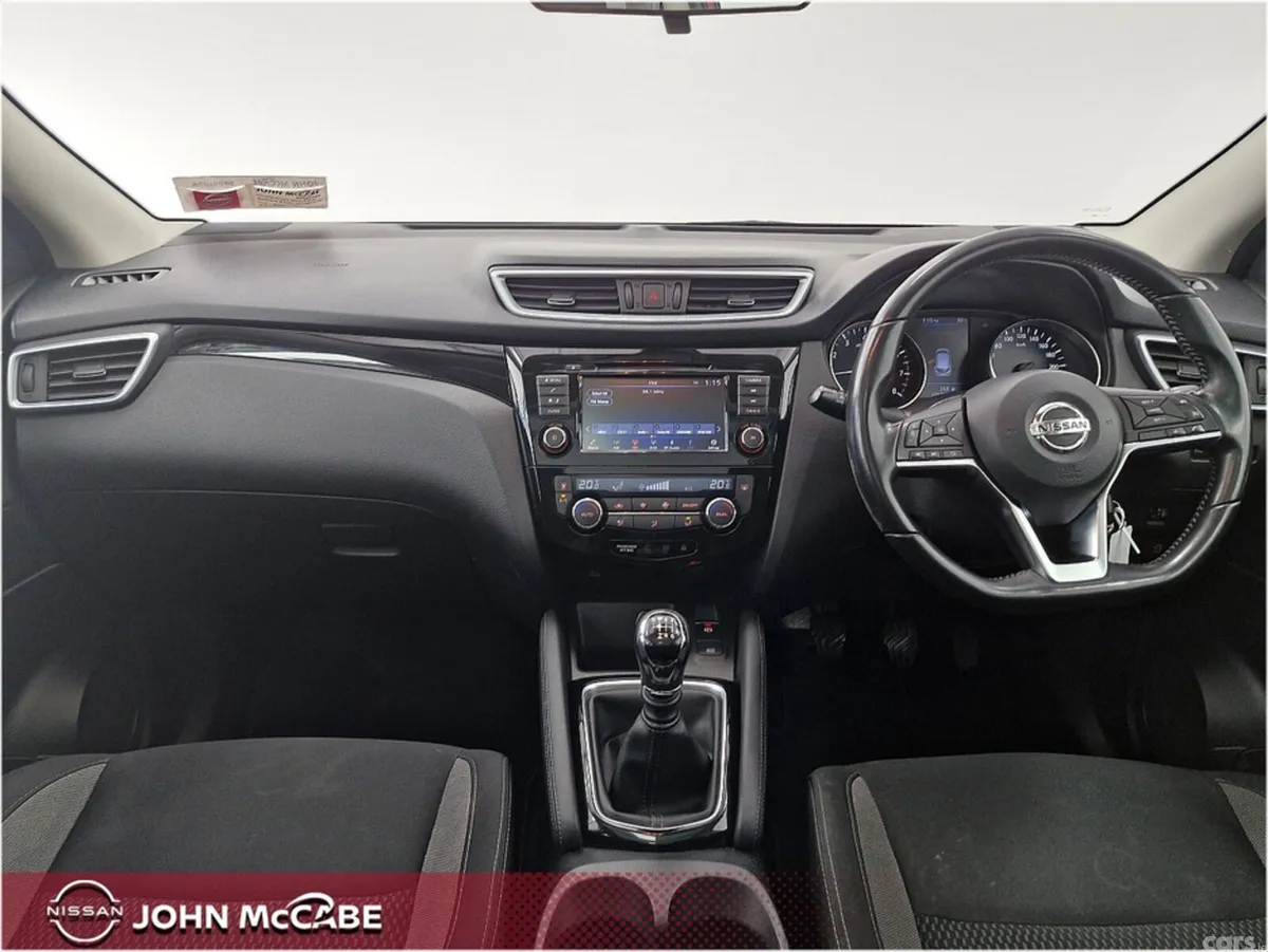Nissan Qashqai MPV, Petrol, 2020, Red