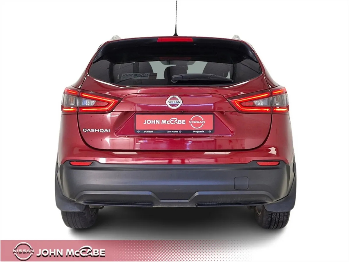 Nissan Qashqai MPV, Petrol, 2020, Red