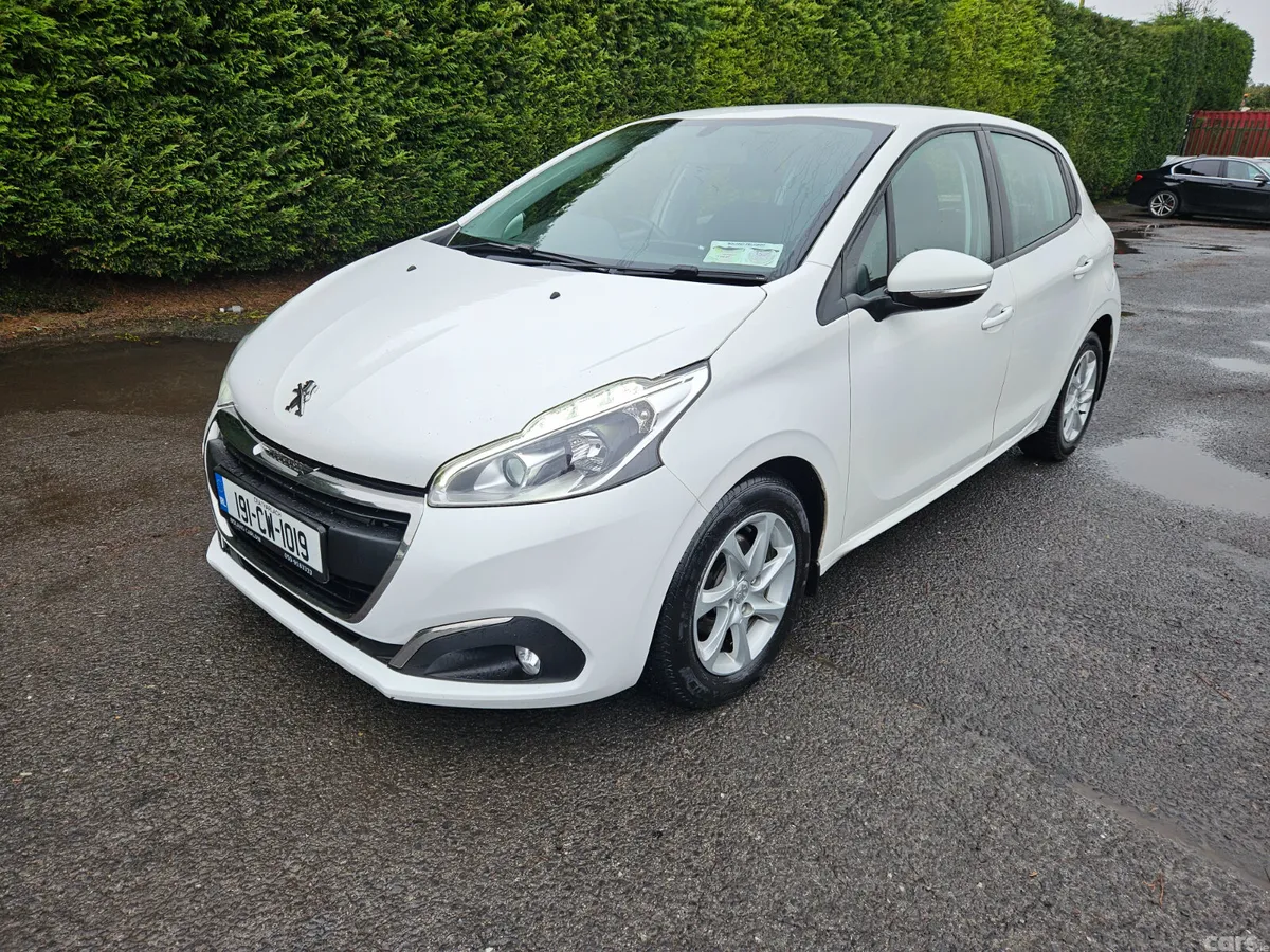 Peugeot 208 Hatchback, Petrol, 2019, White