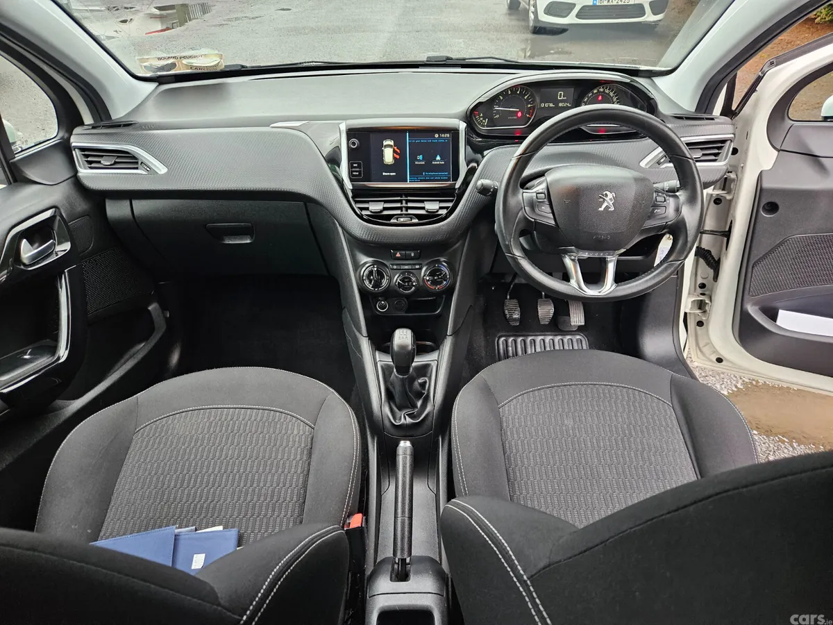 Peugeot 208 Hatchback, Petrol, 2019, White