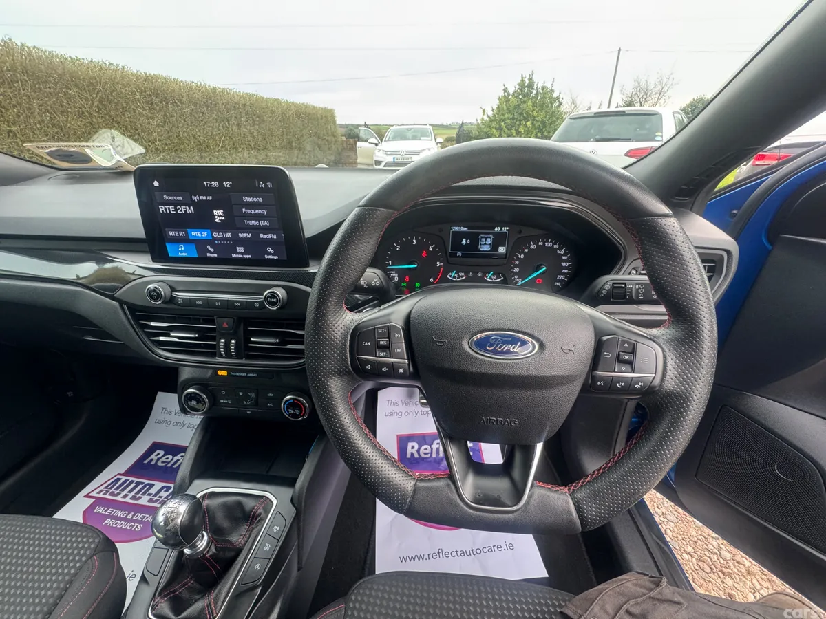 Ford Focus Hatchback, Diesel, 2020, Blue