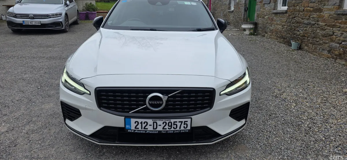 Volvo V60 Estate, Petrol Plug-in Hybrid, 2021, White