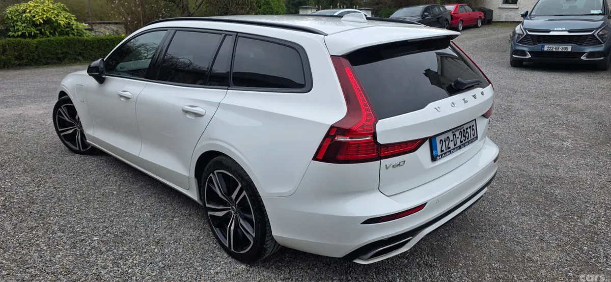 Volvo V60 Estate, Petrol Plug-in Hybrid, 2021, White