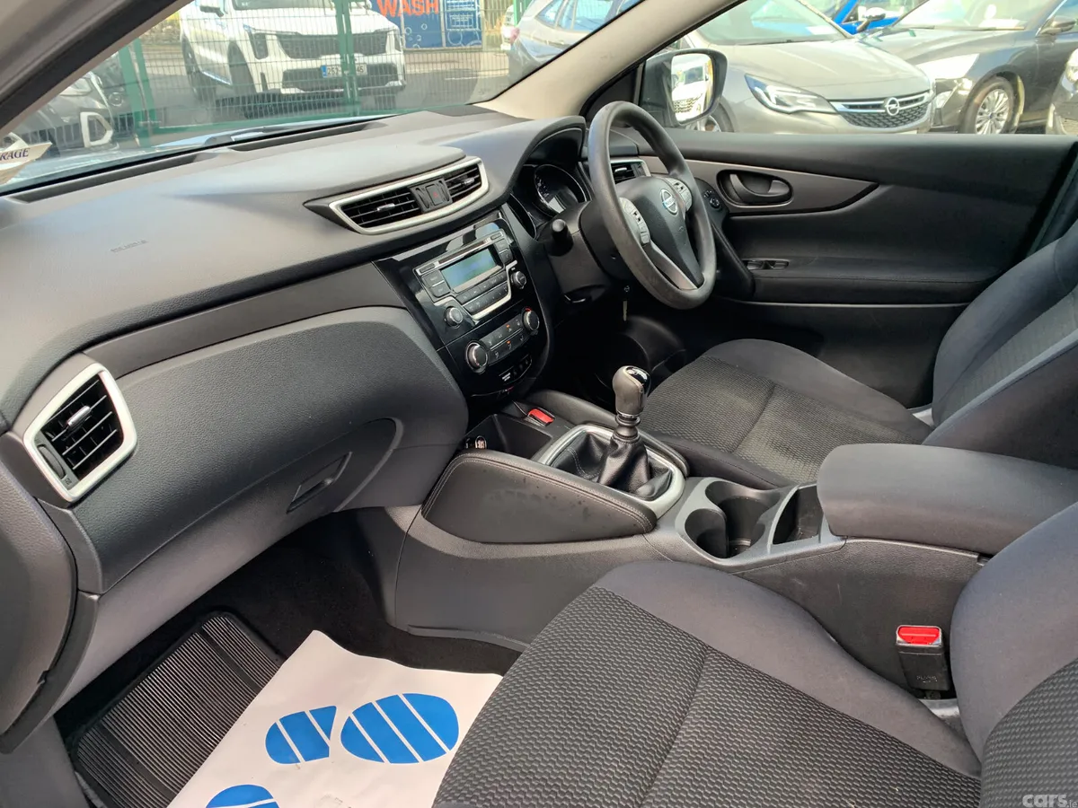 Nissan Qashqai Hatchback, Diesel, 2016, Silver