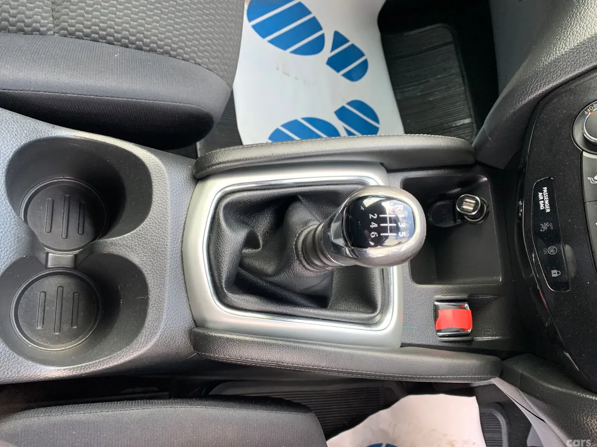 Nissan Qashqai Hatchback, Diesel, 2016, Silver