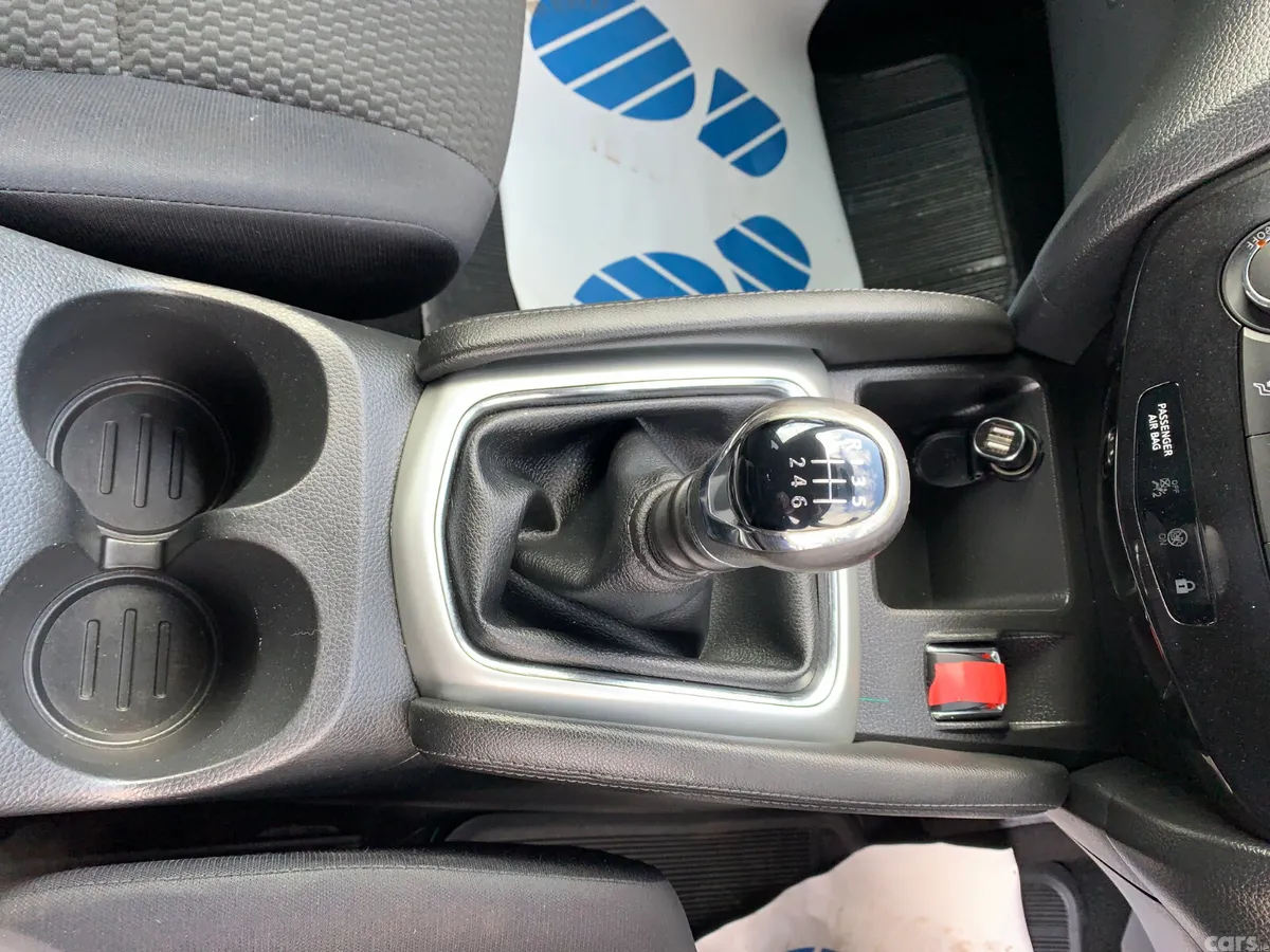 Nissan Qashqai Hatchback, Diesel, 2016, Silver