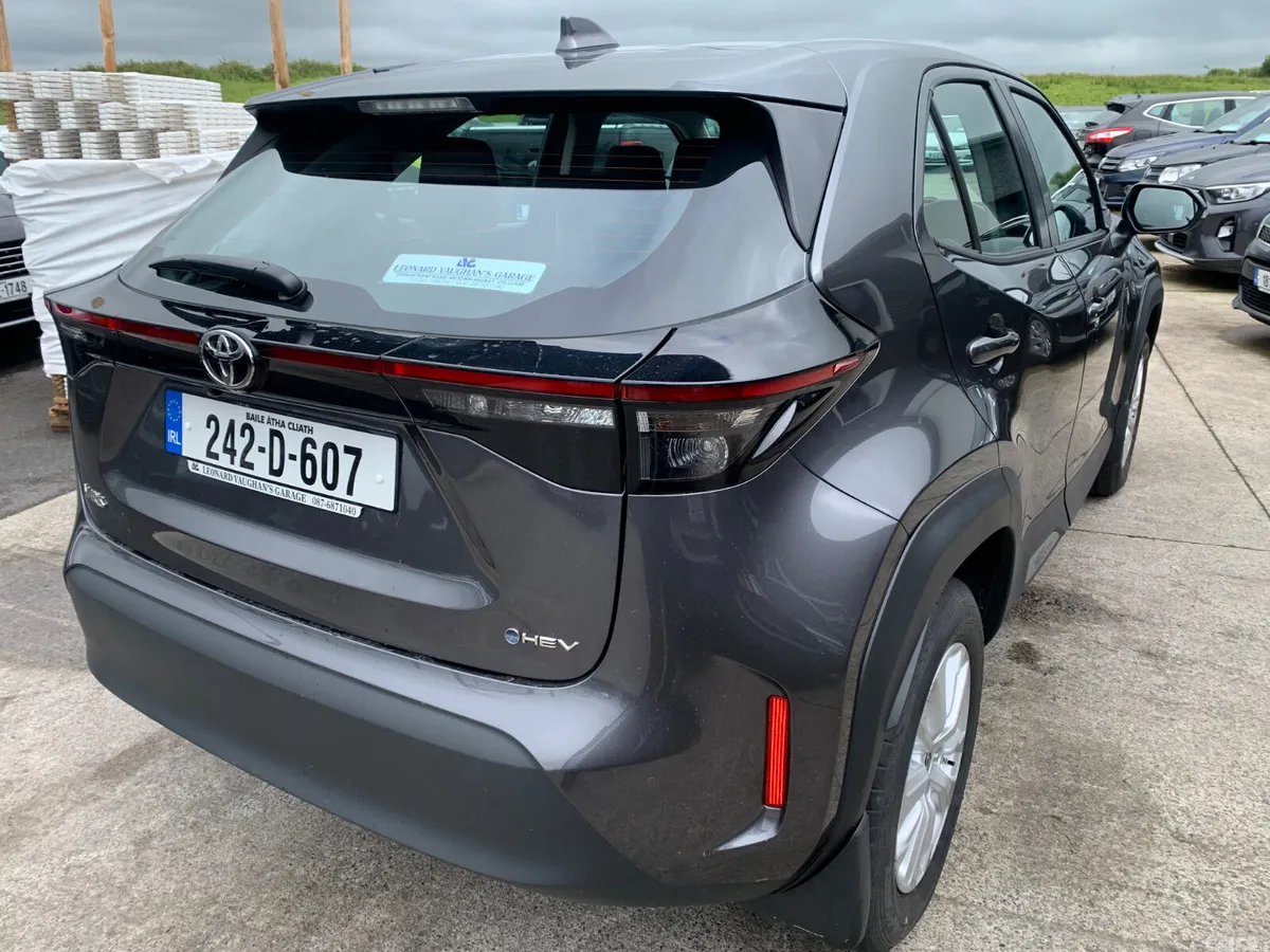 Toyota Yaris Cross Hatchback, Petrol Hybrid, 2024, Grey
