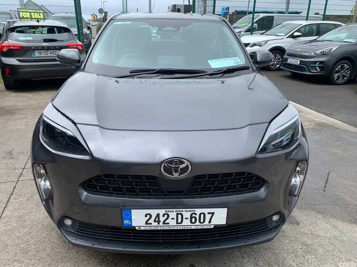 Toyota Yaris Cross Hatchback, Petrol Hybrid, 2024, Grey
