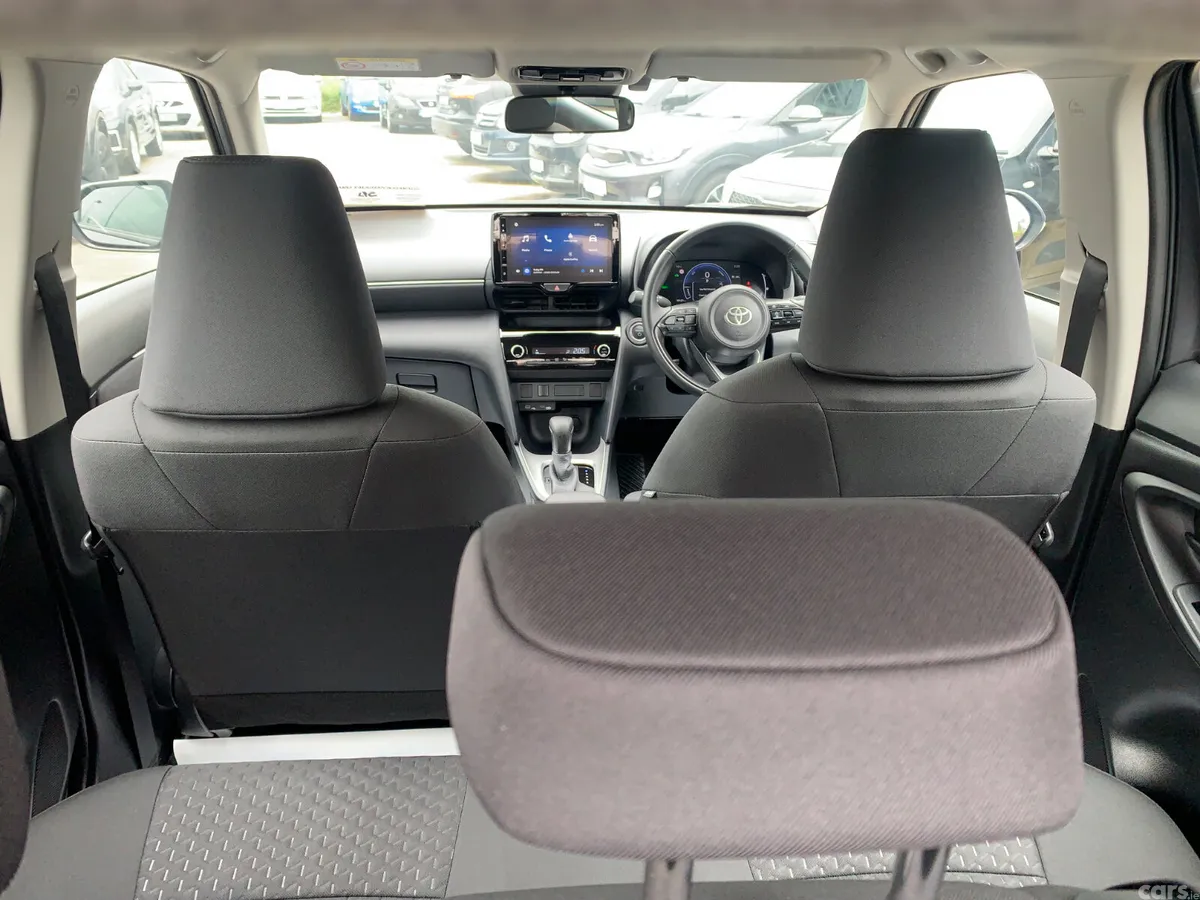 Toyota Yaris Cross Hatchback, Petrol Hybrid, 2024, Grey