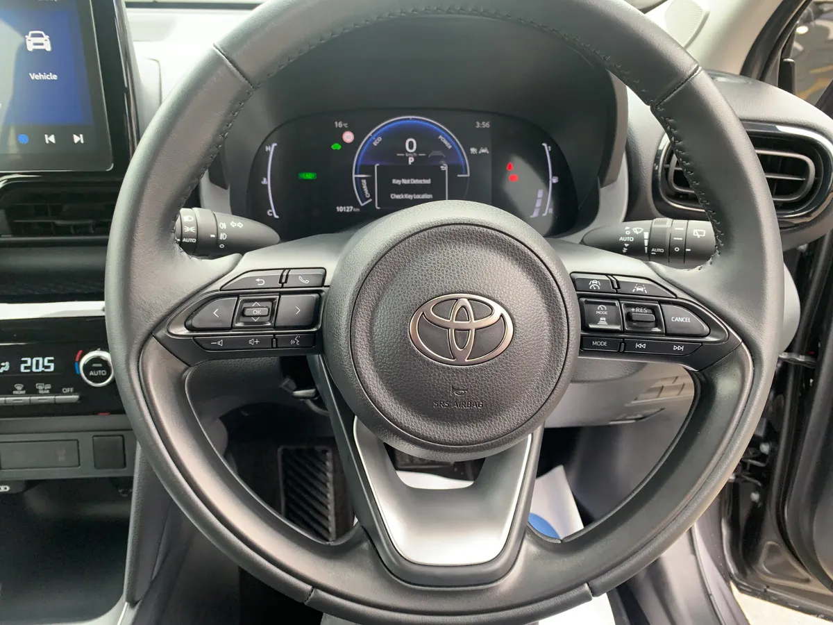 Toyota Yaris Cross Hatchback, Petrol Hybrid, 2024, Grey