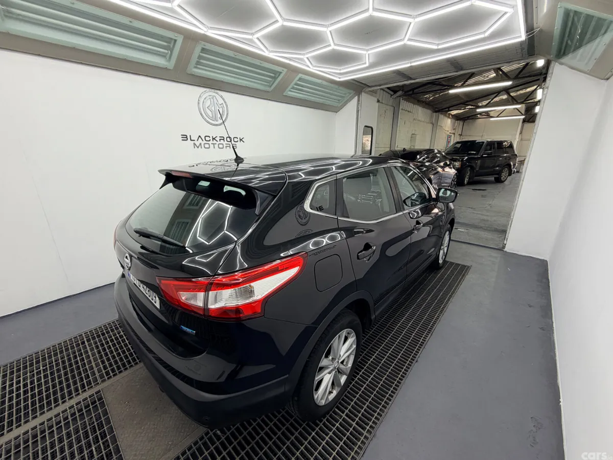 Nissan Qashqai Hatchback, Diesel, 2015, Black