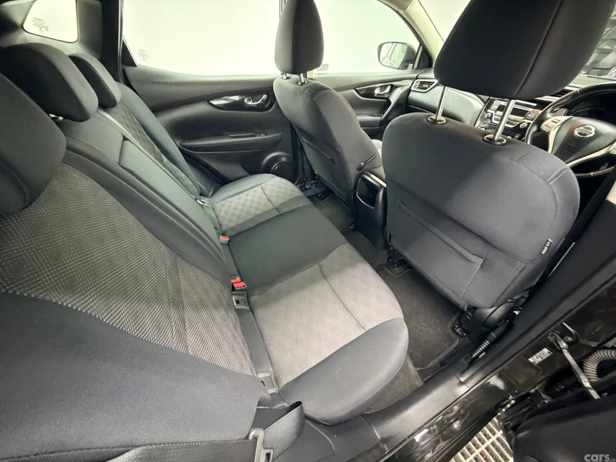 Nissan Qashqai Hatchback, Diesel, 2015, Black