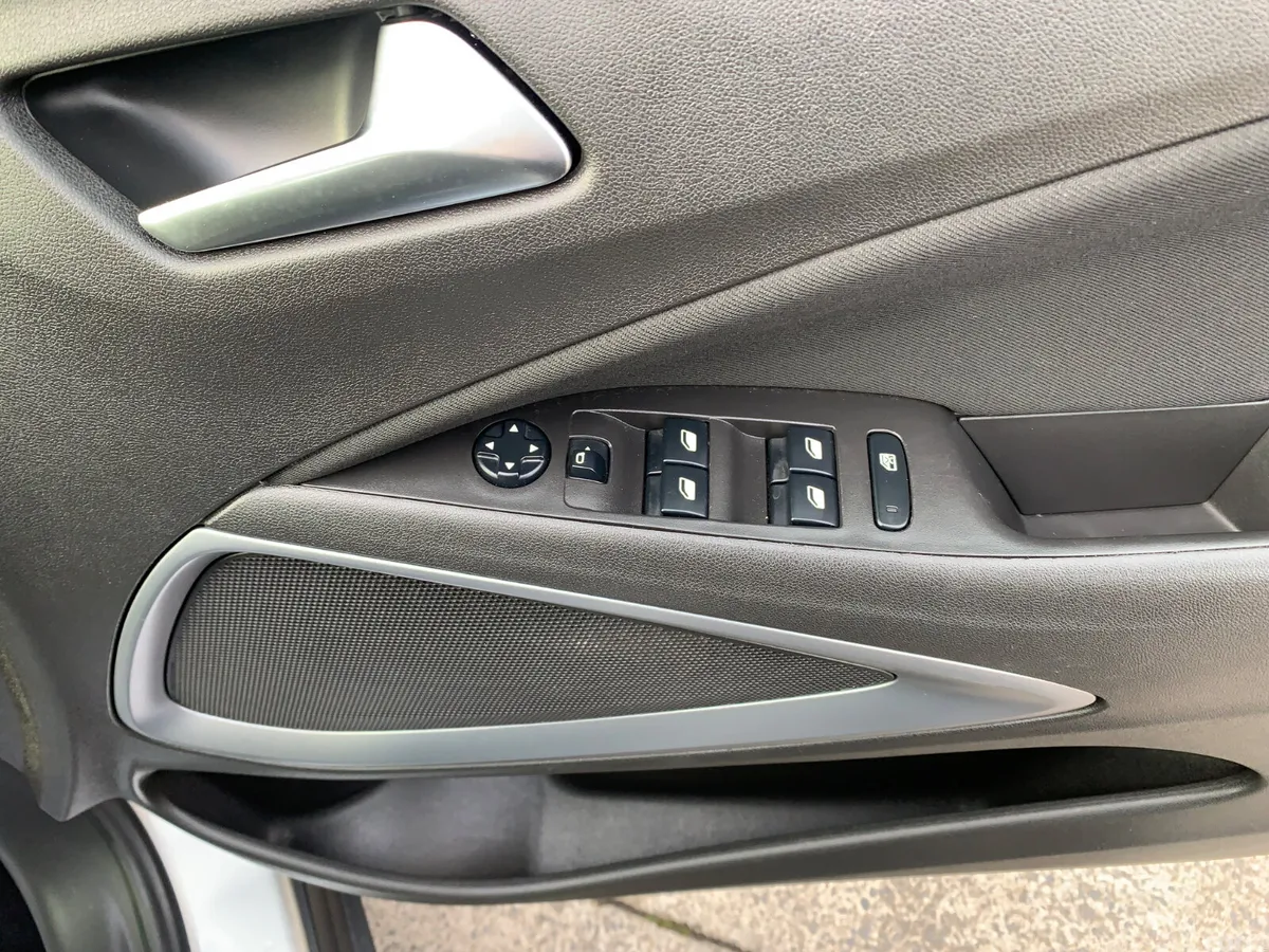 Opel Crossland X SUV, Diesel, 2018, Grey