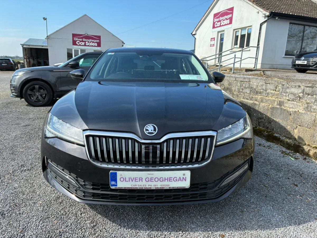 Skoda Superb Hatchback, Diesel, 2022, Black