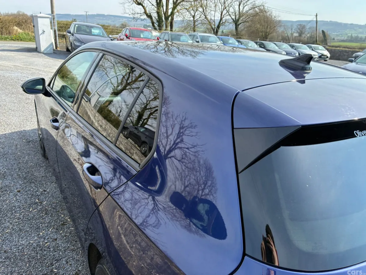 Volkswagen Golf Hatchback, Petrol Hybrid, 2023, Blue